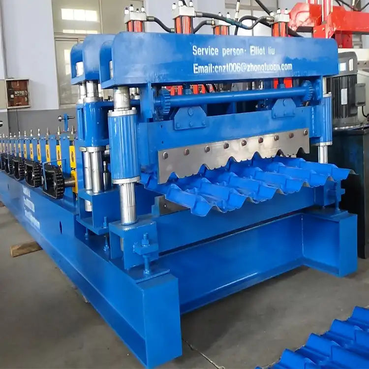 What makes a roofing sheet machine cut straight every time?